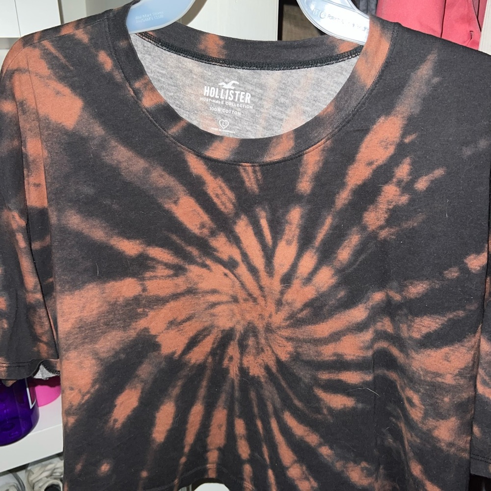 HOLLISTER CROPPED TEE